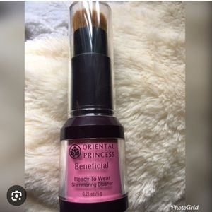 Oriental Princess
Ready to Wear Shimmering Blusher
Powder Blush On